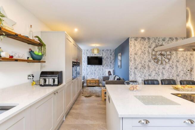 4 bed Barn Conversion for sale Image 10