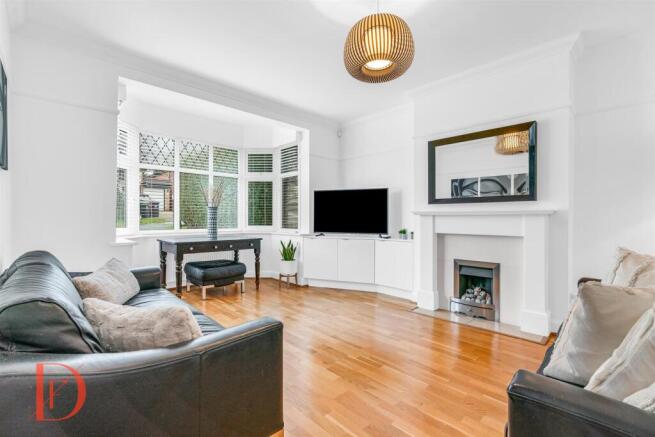 Sedley Rise, Loughton photo 3
