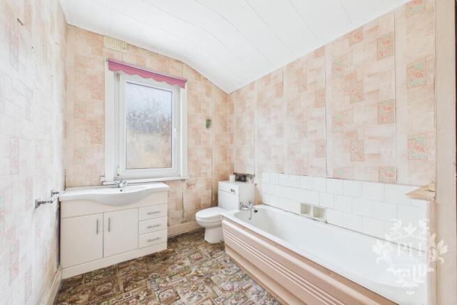 2 bed Terraced for sale Image 8