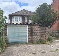 2, 25 The Spinney, Granville Road, North Finchley, London N12 0HR