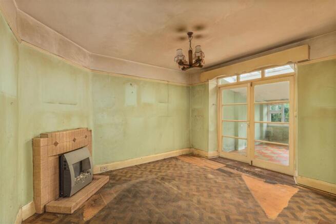 6 Belgrave Crescent, Banbury-7.jpg