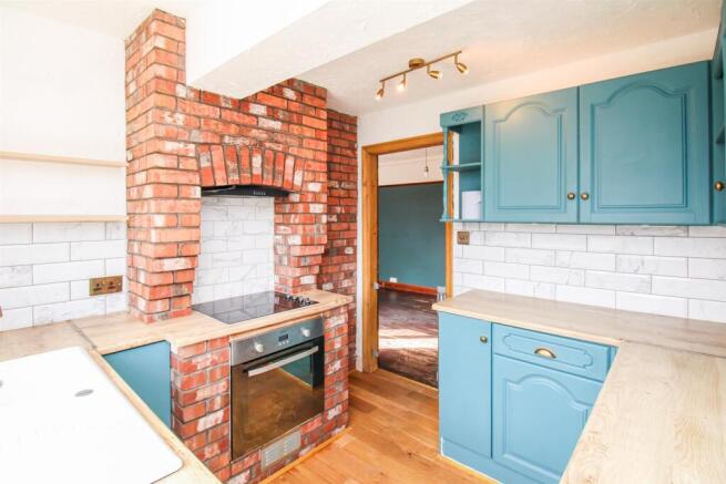 3 bed Semi-Detached for sale Image 5