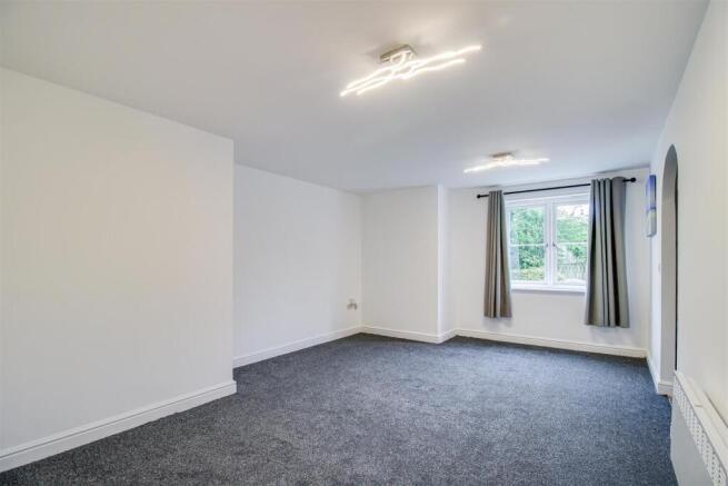 2 bed Flat for sale Image 4