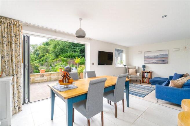 5 bed Detached for sale Image 5