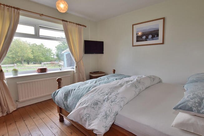 3 bed Detached Bungalow for sale Image 12