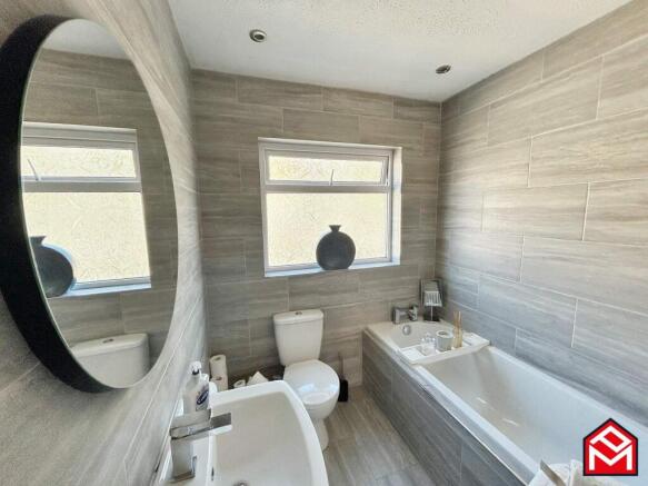 Family Bath & Shower Room