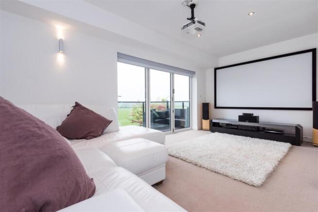 MS 10 Bantingham Drive Stockton TS17 5LS-1009.jpg