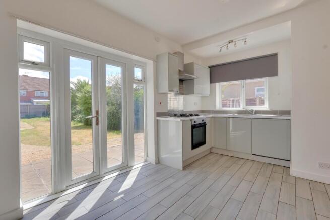 Carshalton Avenue, Drayton, Portsmouth photo 4