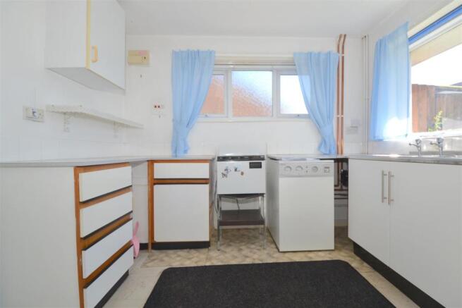 kitchen 1.JPG