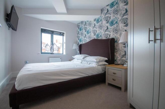 2 bed Apartment to rent Image 9