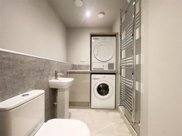 4 bed Mews to rent Image 7