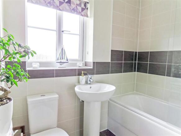 Family Bathroom.JPG