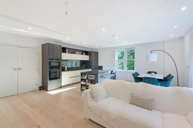 PAKENHAM HOUSE,2-6.jpg