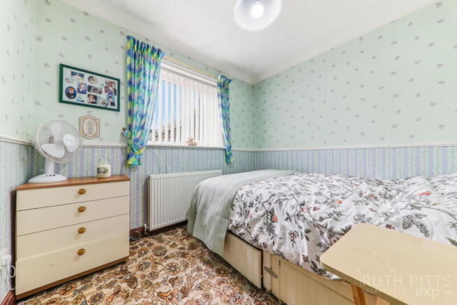 2 bed Semi-Detached Bungalow for sale Image 9