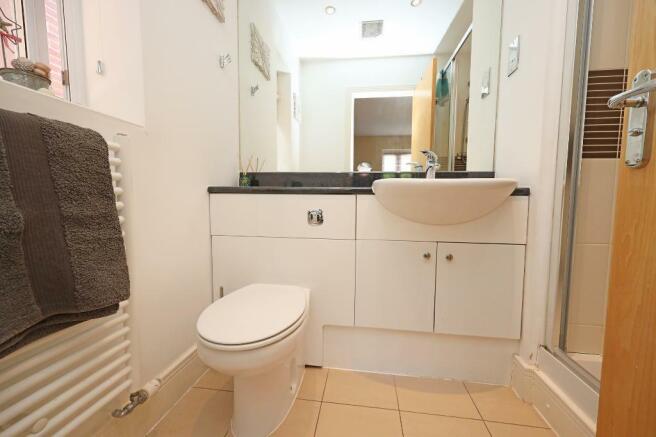 En-Suite to Second Bedroom