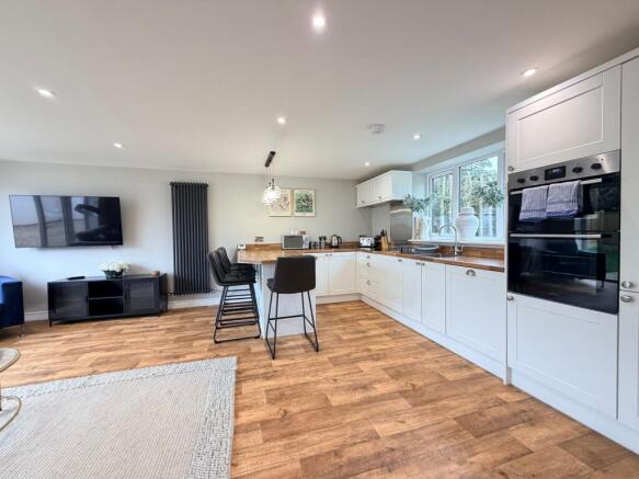 12 bed Character Property for sale Image 4
