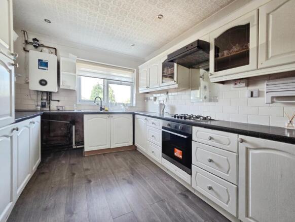 3 bed Semi-Detached for sale Image 7