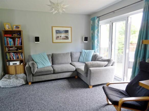 SITTING ROOM: