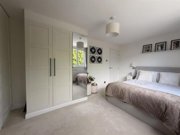 3 bed Semi-Detached for sale Image 9