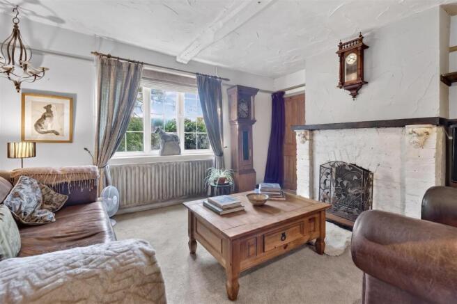 4 bed Semi-Detached for sale Image 4
