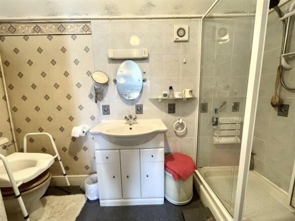 EN-SUITE :