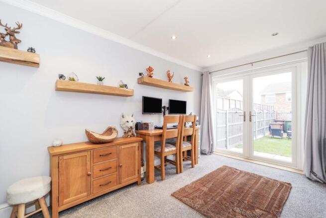 Lounge/Dining Room