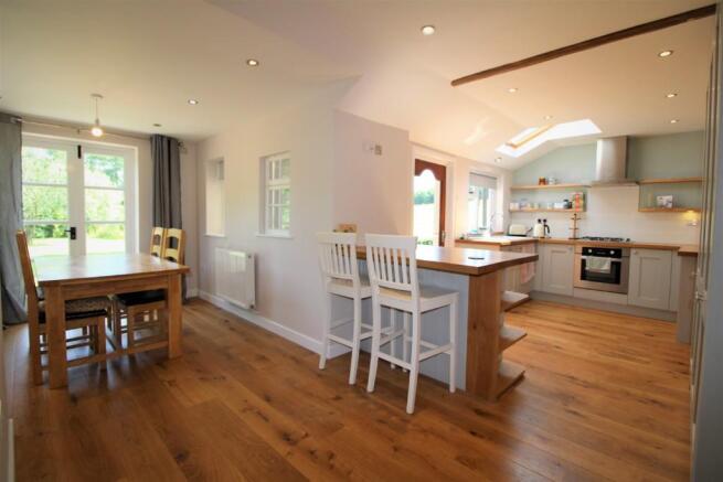 Kitchen Dining Area