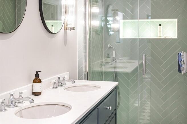 En Suite Shower