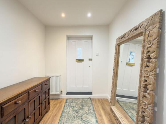 2 bed Semi-Detached to rent Image 10