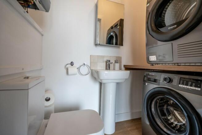 2 bed Semi-Detached to rent Image 10