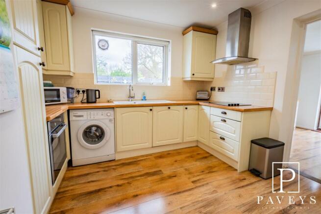 KITCHEN BREAKFAST ROOM