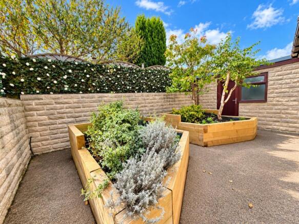Pyenot Avenue, Cleckheaton, BD19 photo 4