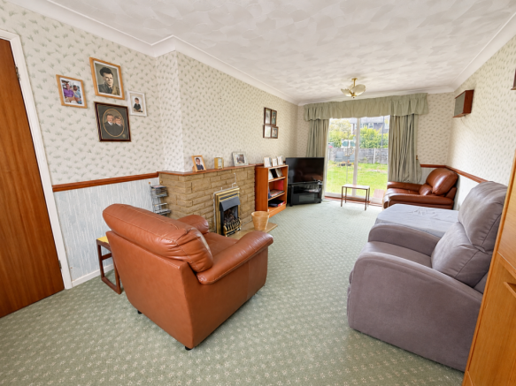 Lounge/Dining Room