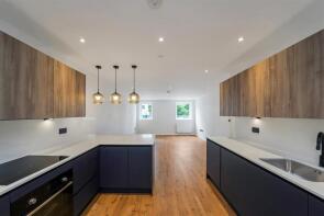 25b, Echo Heights, Chingford E4 7JZ