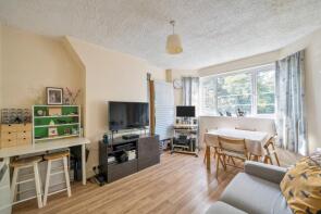 29, Compton Court, Victoria Crescent, London SE19 1AF