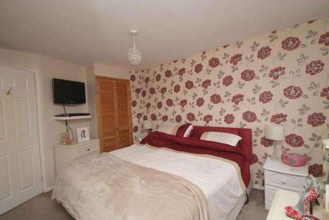 bed1.jpg