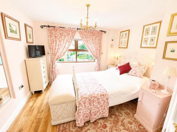 2 bed Terraced for sale Image 11