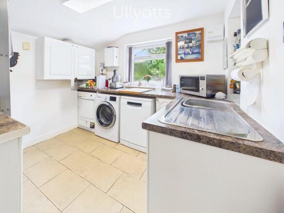 4 bed Detached for sale Image 12
