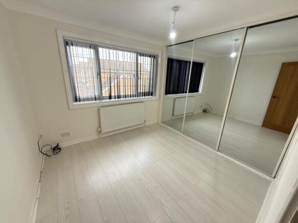 2 bed End of Terrace to rent Image 10