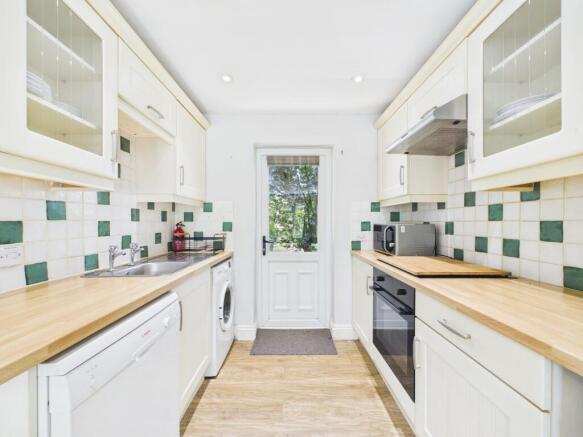 KITCHEN / LIVING AREA