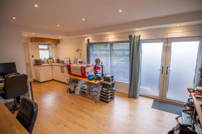 3 bed Semi-Detached for sale Image 12
