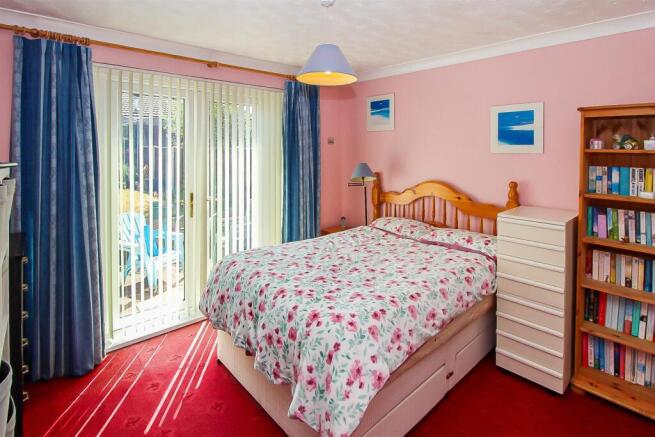 3 bed Semi-Detached Bungalow for sale Image 8