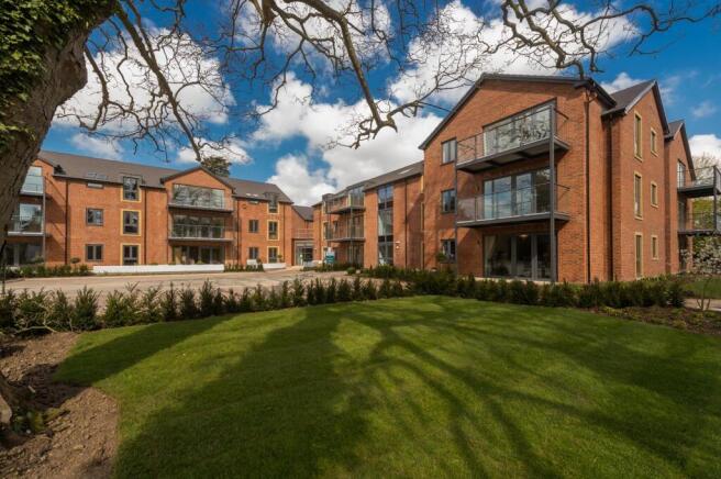2 bed Retirement Property to rent Image 10