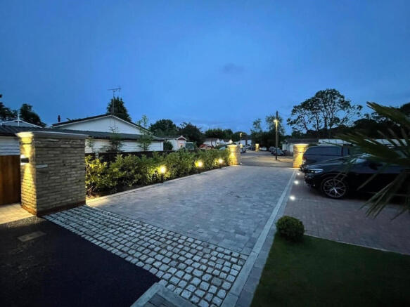 Bracknell, Berkshire, RG42 photo 5