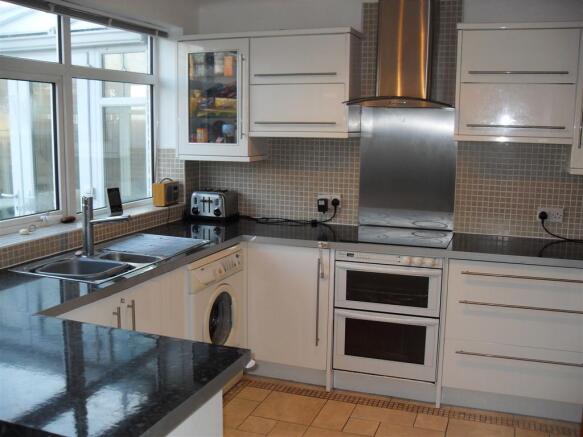 Mod Fitted Kitchen