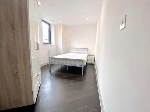 2 bed Apartment to rent Image 8
