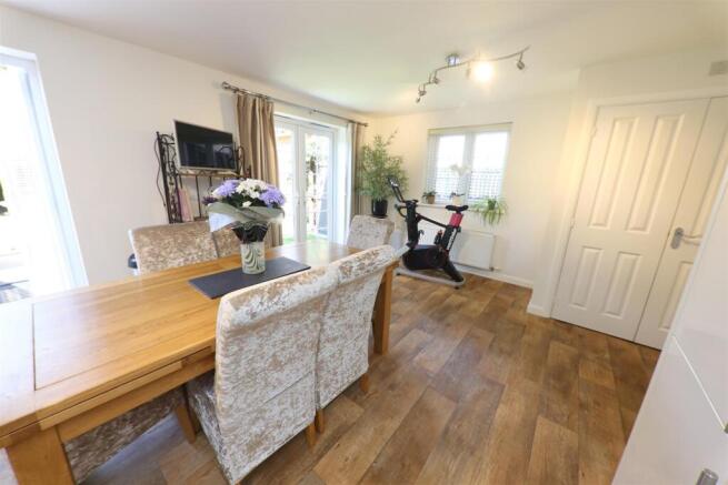 4 bed Detached for sale Image 12