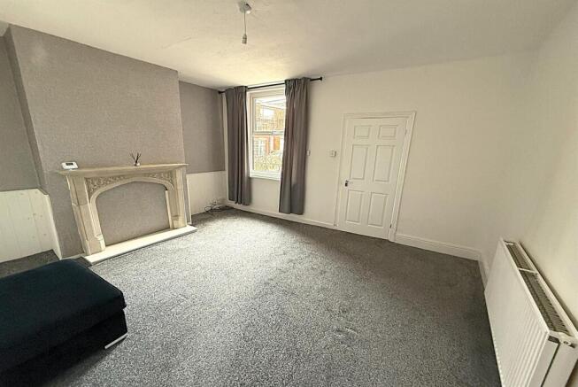 2 bed House to rent Image 4