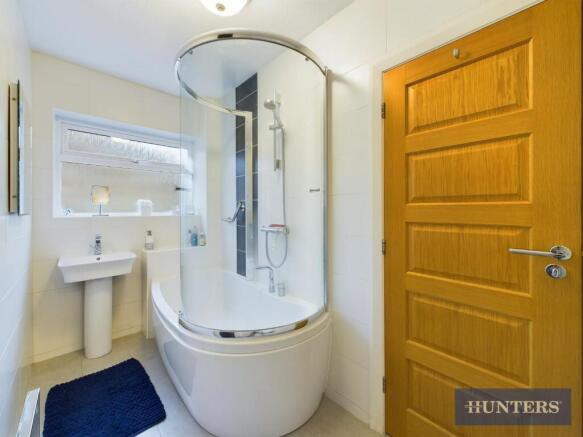 2 bed Apartment to rent Image 10