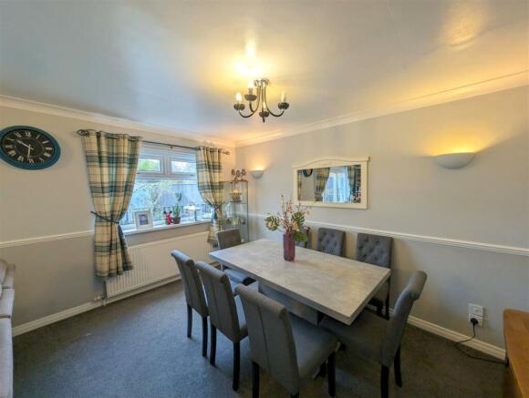 Lounge/Dining Room